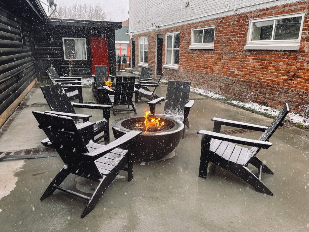 Heated patio and courtyard between the motel and loft buildings